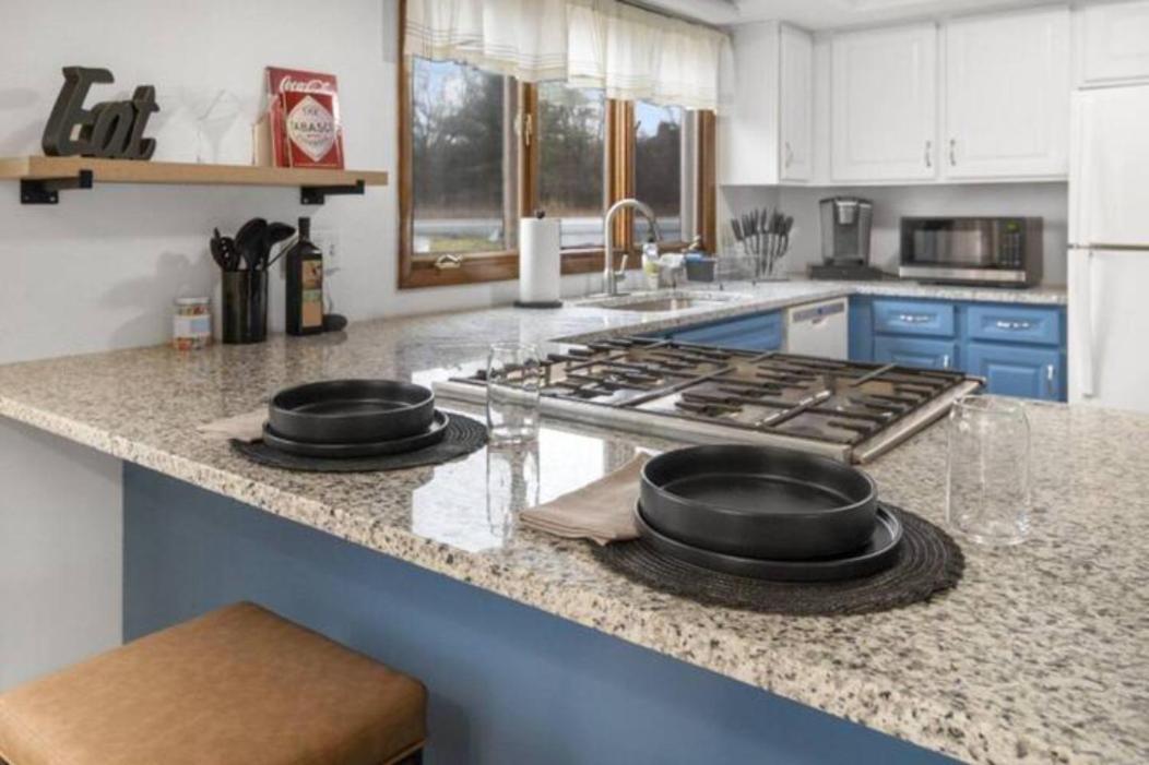 Cayuga Bungalow On Lake—Sleeps 13—Outdoor Firepit Lansing المظهر الخارجي الصورة